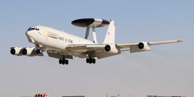 НАТО замінить літаки-розвідники системи AWACS на модифіковані Boeing 737, — Столтенберг
