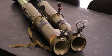 Чешские волонтеры передали ВСУ 1000 гранатометов RPG-75M (видео)