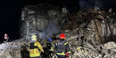 Под завалами есть люди: РФ ударила ракетами С-300 по Покровскому району (фото, видео)