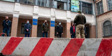 Силоміць посадили в бус: у Харкові чоловік отримав тюремний термін за неявку до ТЦК