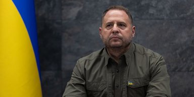 "Фронт в лесах Конча-Заспы": Ермак, несмотря на обещание, не мобилизовался в ВСУ, — Железняк (видео)