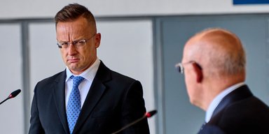 Венгрия выдвинула Украине ультиматум из-за запрета транзита нефти "Лукойла"