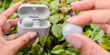 Значно перевершують AirPods: експертка пояснила, в чому навушники Sony кращі (фото)