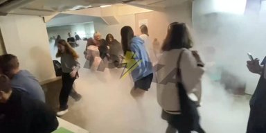 Сдетонировал огнетушитель: в колледже Львова во время тревоги отравились студентки (видео)
