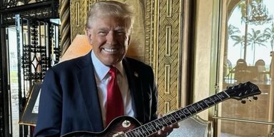 Трамп начал продавать эксклюзивные гитары с лозунгом своей предвыборной кампании (фото)