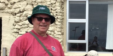 "Найвіддаленіший бар у світі": шестиденне плавання на човні за дешевим пивом (фото)