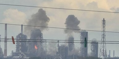 Проблемы с топливом в РФ могут обостриться: крупнейший НПЗ прекратил работу после атаки БПЛА, — СМИ