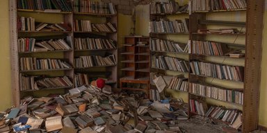Один із найнебезпечніших у світі: українські діти в окупації таємно заснували книжковий клуб, — The Guardian