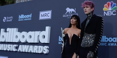 Беременная Меган Фокс возмутилась просьбой Machine Gun Kelly: детали