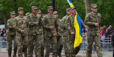 Українські військові взяли участь у параді в Британії до 80-річчя Дня Перемоги