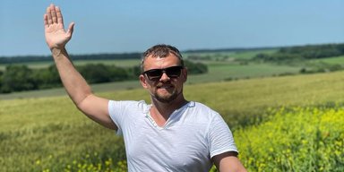 Звезда сериала "Виталька" рассказал, где проходит военную службу