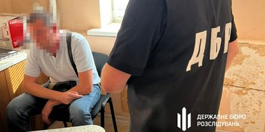 Торгував персональними даними українців: поліцейському із Сум загрожує до 6 років тюрми