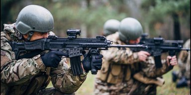 "Наша підтримка змінилася": в Україні вироблятимуть чеські штурмові гвинтівки (фото)