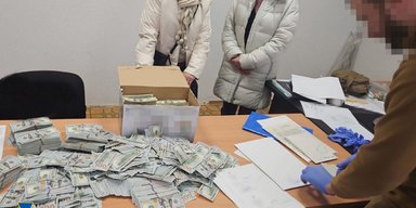 Изъяли почти 1 млн долларов наличными: в СБУ подтвердили арест экс-главы ВЛК в Чернигове (фото)