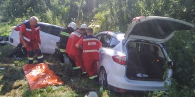 На Тернопільщині "лоб у лоб" зіткнулись дві автівки, четверо людей травмовані (фото)
