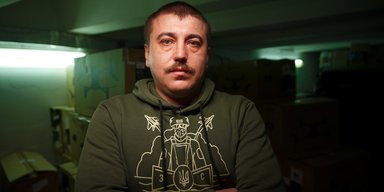 Крюкова продовжує боротьбу за гідність: запрошення в суд отримав військовий Сініцин (фото)
