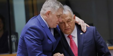 Орбан обвинил Зеленского в "шантаже", а Фицо пригрозил заблокировать кредит от ЕС: детали