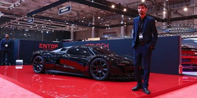 Странный дизайн и двигатель Toyota Corolla: представлен афганский суперкар (видео)