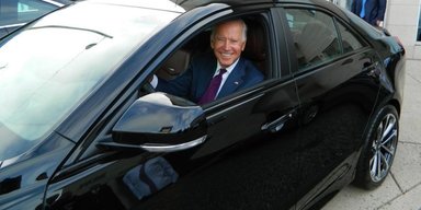 На аукціон виставили потужне спортивне авто Джо Байдена (фото)