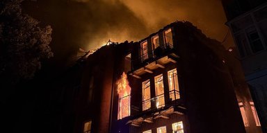 "Під завалами можуть бути люди": в Одесі дрон знищив багатоповерховий будинок (фото, відео)