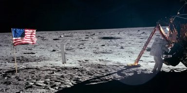 Програма "Аполлон": що сталося з прапорами США, залишеними астронавтами на Місяці (фото)