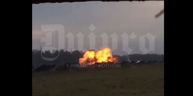 БпЛА падали на стоянку самолетов: появилось видео атаки на авиабазу "Саваслейка" в РФ
