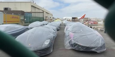 В американском аэропорту заметили коллекцию редких суперкаров стоимостью $50 млн (видео)