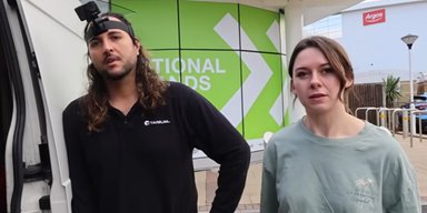 "В чудовому стані": блогери провели рейд і знайшли купу електроніки в сміттєвих баках (відео)