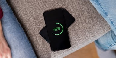 Как выжать больше из разряженной батареи смартфона: 3 простых шага и 1 совет