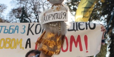 Покраду, перестану! Чому пріоритетом України має бути зростання економіки, а не боротьба з корупцією