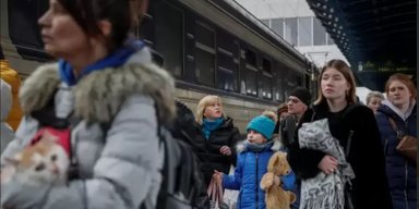Пусть "поднимают" экономику Украины: украинских беженцев в ЕС нужно лишить помощи, – экс-нардеп