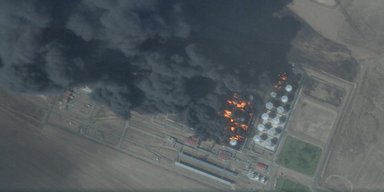 Горят уже 10 цистерн: что происходит на нефтебазе в Ростовской области (фото)