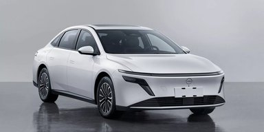 Секретного доступного конкурента Toyota Camry від Nissan показали до прем'єри (фото)