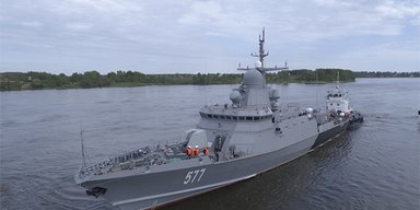 "Ці перформанси вже проводили": ЗС РФ встановили ЗРК "Тор" на корабель "Совєтск" (відео)
