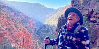 "От края до края": 92-летний старик прошел весь Большой каньон в честь покойной жены (фото)