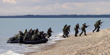 "Учили десантироваться": Британия 6 месяцев готовила морпехов ВСУ для операций на воде