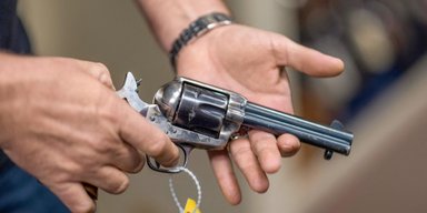 "Погиб пиротехник". Украинские киношники: с безопасностью не лучше, чем на площадке у Болдуина