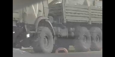 Готуються відбивати прихід ЗСУ: у Криму фіксують переміщення техніки РФ із "зубами дракона" (відео)