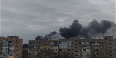 В окупованій Макіївці пролунали вибухи: під обстріл потрапила нафтобаза РФ, — соцмережі (відео)