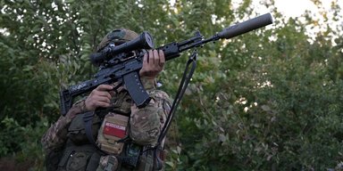 Погрожували депортацією: РФ змусила тисячі мігрантів і студентів воювати проти України, — ЗМІ