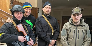 "Вали отсюда": Усик рассказал, как во время визита на передовую военные его "послали" (видео)