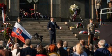 "Сейчас 2025 год, а не 1939-й": Роберт Фицо заявил, что поедет на 9 мая в Москву