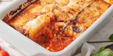 С томатами и базиликом: самый вкусный рецепт баклажанов