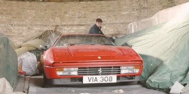 Забыли на 28 лет в сарае: обнаружен суперкар Ferrari 80-х с пробегом 1400 км (видео)