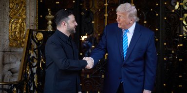 Зранку гарантії, увечері вибори: чи переграє Зеленський Трампа у його довкола мирній еквілібристиці