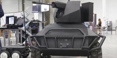 В Україні показали бойового робота Scorpion 2, який здатний сам вести вогонь (відео)