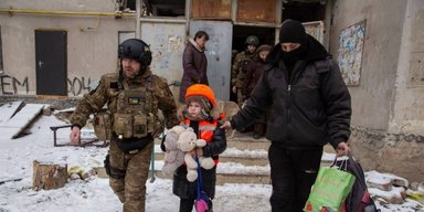 Согласие родителей больше не нужно: в ВР проголосовали за принудительную эвакуацию детей из зон боевых действий