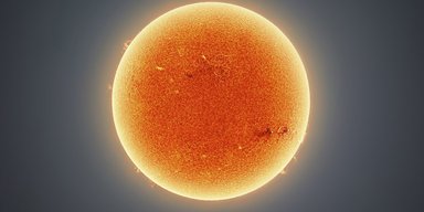 Вогняні вихори та спалахи. Американський фотограф створив найчіткіший знімок Сонця (фото)