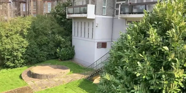 Под жилым домом найден тайный бункер на случай ядерной войны (фото)