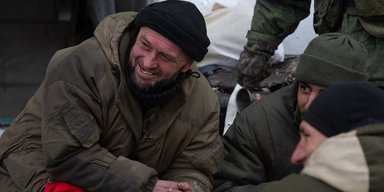 Ломают ноги и стреляют в себя: военные РФ не хотят штурмовать острова Днепра, — "Атеш"